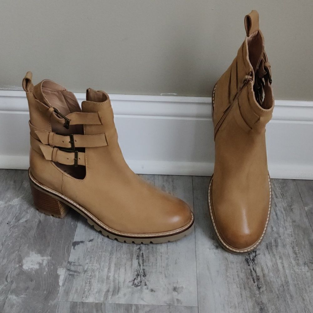 NWOB Seychelles Give it a Whirl buckle booties - Picture 3 of 9